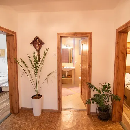 One Floor Under High Tatras Hétvégi ház Kisszalók